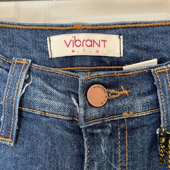 VIBRANT MIU  DISTRESSED JEANS Shredded bottoms size 11 Jr NWT made in the USA - Picture 3 of 12